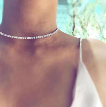 Temperament necklace with diamonds
