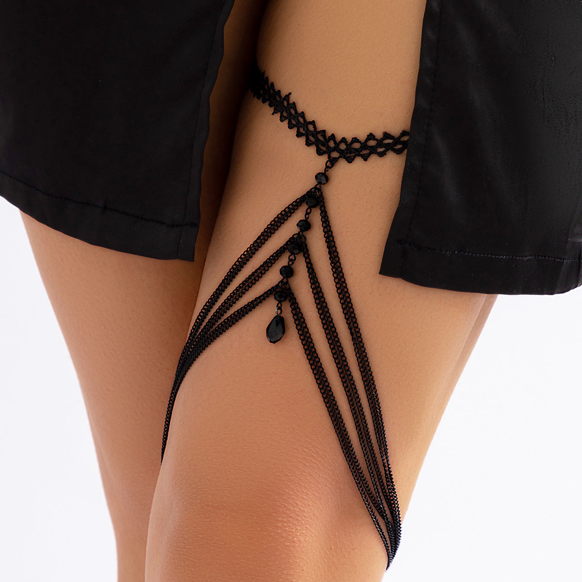 Elegant Bow & Chain Leg Bracelet – Adjustable Garter with Tassel Accent